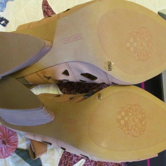 New Vince Camuto nubuck heeled sandals Deverly - Picture 11 of 15